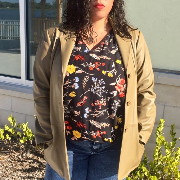 Leather jacket - Picture 5 of 6